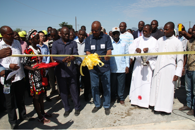 安哥拉松貝市污水系統、污水處理廠及現有供水官網擴展施工總承包工程竣工典禮